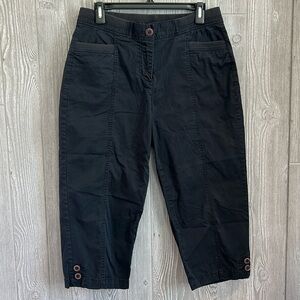 Black capri pants size 10